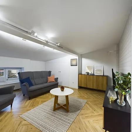 Warszawska 206 Iii Pietro *